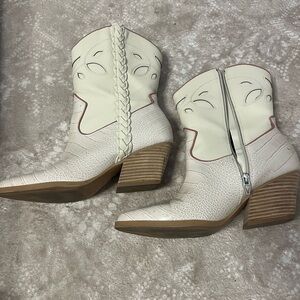 Dolce Vita Ivory Stella Shoes 8.5
